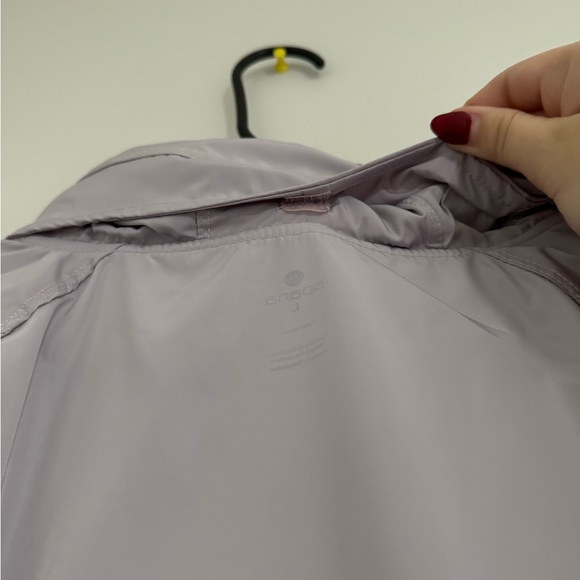 Water resistant light-weight jacket - Picture 10 of 10